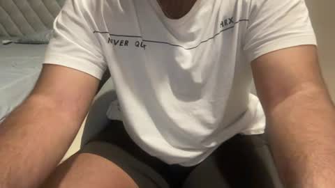 sexyboy37040799 online show from June 27, 12:44 pm