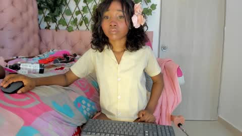 Snapshot of sexybrunnetem chatting on January 14, 7:48 am sofia online show from January 14, 7:48 am