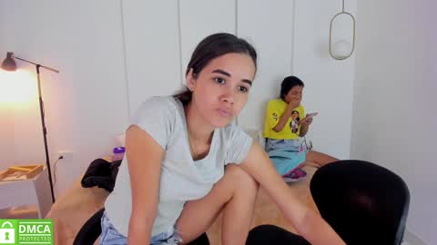 chanell and yina online show from December 28, 3:48 pm