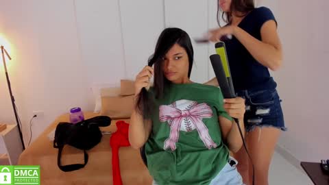 chanell and yina online show from December 30, 3:46 pm