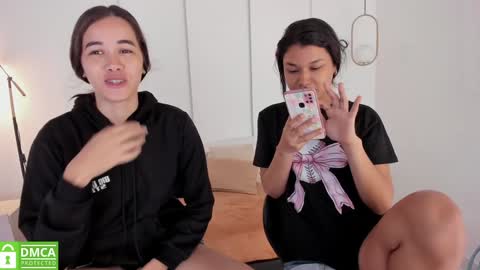 chanell and yina online show from January 9, 12:41 pm