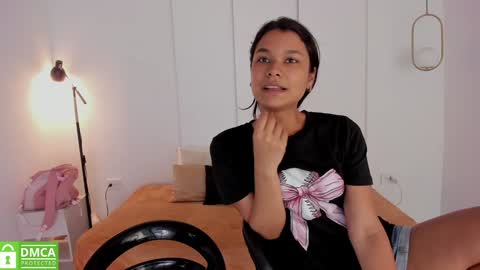 chanell and yina online show from January 9, 6:47 pm