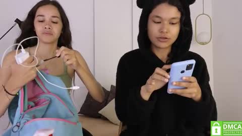 chanell and yina online show from October 30, 1:23 pm