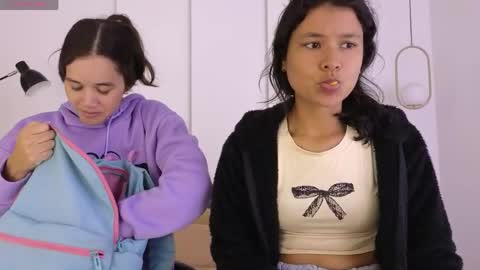 chanell and yina online show from April 22, 2:18 pm