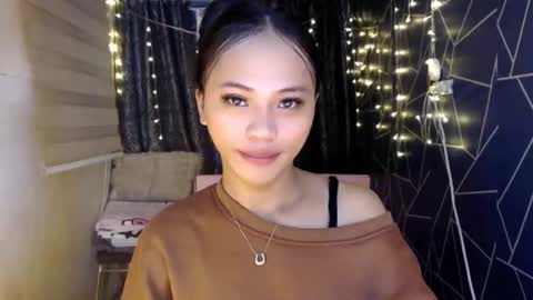 Miss Cheng online show from November 24, 7:30 am