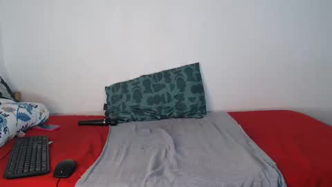 Snapshot of sexychill2000 chatting on November 5, 9:59 pm SEXYCHILL online show from November 5, 9:59 pm