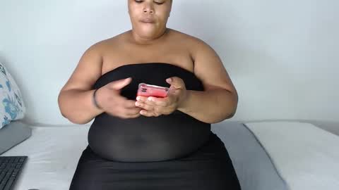 Snapshot of sexychill2000 chatting on November 30, 8:35 pm SEXYCHILL online show from November 30, 8:35 pm