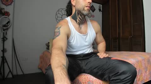 Antonioylola online show from December 28, 6:40 pm