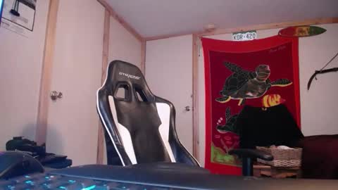 Snapshot of sexycoloradolovers chatting on December 16, 6:18 am Austin and Megan online show from December 16, 6:18 am