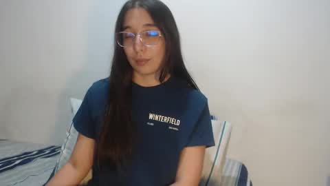 Snapshot of sexycoralinne69 chatting on May 21, 10:06 pm Coralinne online show from May 21, 10:06 pm