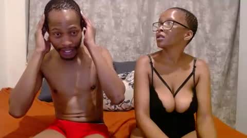 sexycouplexx01 online show from February 1, 6:39 pm