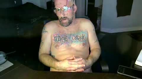 Snapshot of sexydaddy115851 chatting on December 4, 11:08 am Jasyn online show from December 4, 11:08 am
