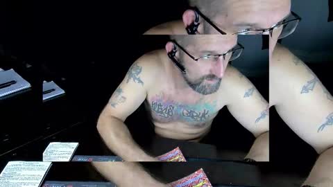 Snapshot of sexydaddy115851 chatting on January 6, 9:02 am Jasyn online show from January 6, 9:02 am