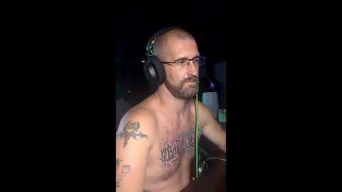 Snapshot of sexydaddy115851 chatting on May 29, 8:29 pm Jasyn online show from May 29, 8:29 pm