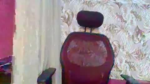 Snapshot of sexydoll32 chatting on May 1, 6:45 pm sexydoll32 online show from May 1, 6:45 pm