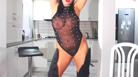 sexylady online show from December 2, 8:30 am