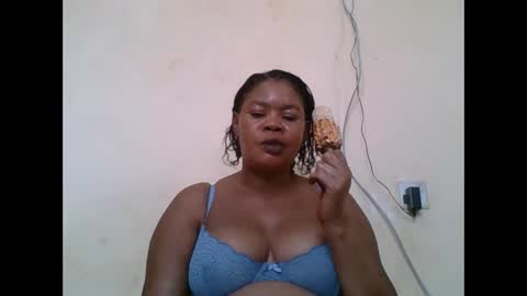 Snapshot of sexydove2 chatting on October 6, 7:06 am EMILY online show from October 6, 7:06 am