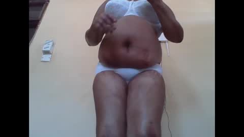 Snapshot of sexydove2 chatting on October 19, 6:47 am EMILY online show from October 19, 6:47 am