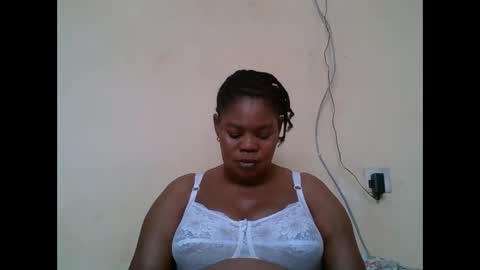 Snapshot of sexydove2 chatting on November 2, 7:22 am EMILY online show from November 2, 7:22 am