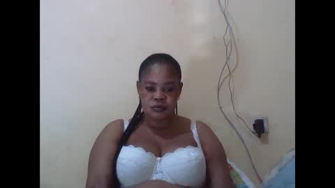 Snapshot of sexydove2 chatting on November 8, 6:40 pm EMILY online show from November 8, 6:40 pm