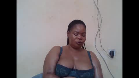 Snapshot of sexydove2 chatting on November 18, 6:51 am EMILY online show from November 18, 6:51 am