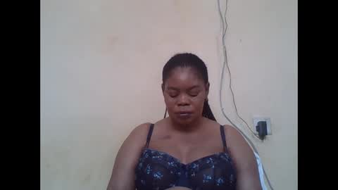 Snapshot of sexydove2 chatting on November 30, 6:39 am EMILY online show from November 30, 6:39 am