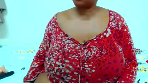 Snapshot of sexyebonylove89 chatting on December 5, 3:39 pm sexyebonylove89 online show from December 5, 3:39 pm