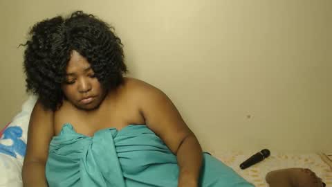 Snapshot of sexyebonyy_ chatting on November 26, 6:42 pm sexyebonyy_ online show from November 26, 6:42 pm