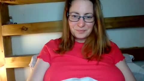 Snapshot of sexyemilyoliver chatting on June 6, 1:38 pm Emily online show from June 6, 1:38 pm