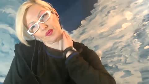 ENI pvt moan your name  WHEN I M NOT online you tell me in SNAPCHAT deal yes add me...  FREE TWITTER magiconline101...... online show from December 28, 6:40 pm