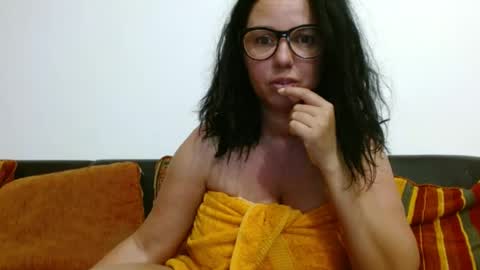 Snapshot of sexyerikka chatting on June 19, 2:38 am Eva online show from June 19, 2:38 am