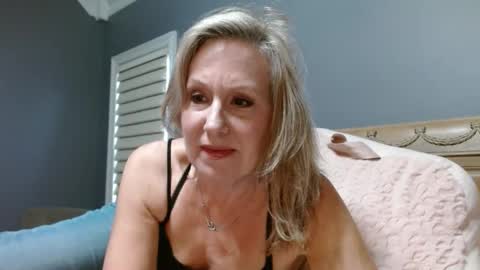 LisaisLuscious online show from December 31, 9:17 pm