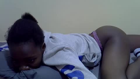 sexyghurl12 online show from October 3, 5:59 am