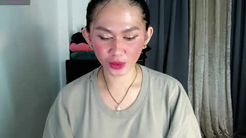 Snapshot of sexygigi_xox chatting on November 29, 11:13 am gigi online show from November 29, 11:13 am