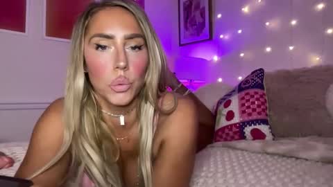 Ashley Love online show from April 21, 8:20 am