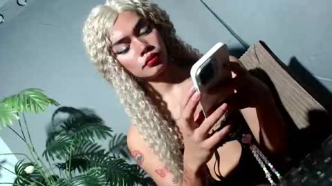 sexyhotbabe18 online show from March 5, 7:10 pm