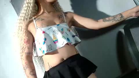 sexyhotbabe18 online show from March 24, 12:43 pm