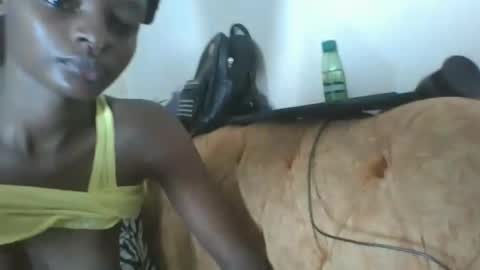 Snapshot of sexyhotgal23 chatting on December 5, 12:19 am REBECCAH online show from December 5, 12:19 am