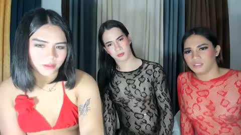 Snapshot of sexyhotladyboy4u chatting on September 17, 2:30 pm kara miya nina online show from September 17, 2:30 pm