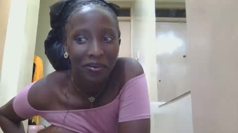 sexyhun084 online show from May 12, 1:52 pm