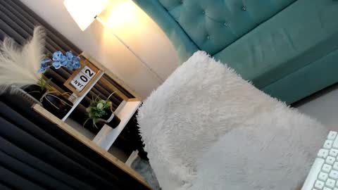 Snapshot of sexyjeanniecuntcums chatting on January 1, 10:46 pm JENNY online show from January 1, 10:46 pm