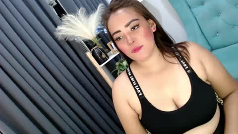 Snapshot of sexyjeanniecuntcums chatting on January 2, 10:58 am JENNY online show from January 2, 10:58 am