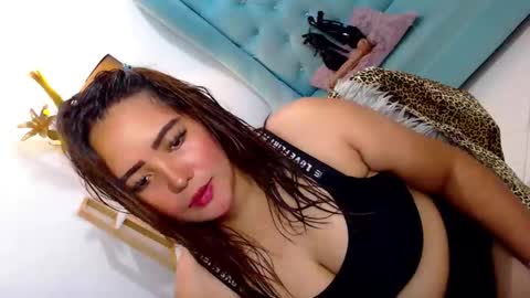 Snapshot of sexyjeanniecuntcums chatting on October 6, 10:45 am JENNY online show from October 6, 10:45 am