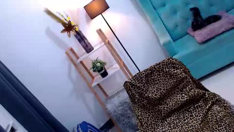 Snapshot of sexyjeanniecuntcums chatting on November 19, 10:26 am JENNY online show from November 19, 10:26 am