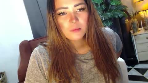 JENNY online show from April 19, 5:34 pm