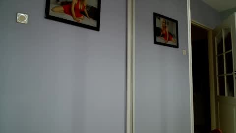 Snapshot of sexyjennyeu chatting on March 2, 8:07 pm Jenny online show from March 2, 8:07 pm