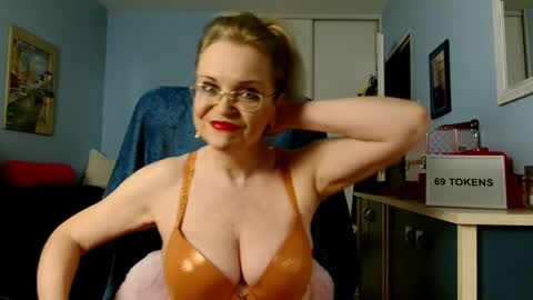 Jenny online show from March 20, 9:30 pm