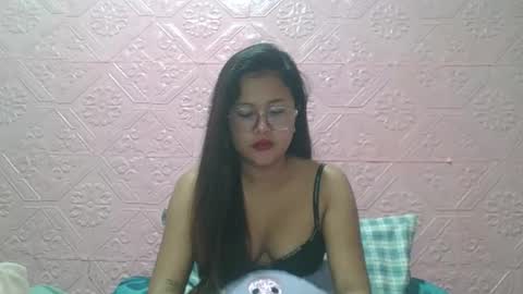 Snapshot of sexyjessa20 chatting on March 24, 12:15 am sexyjessa20 online show from March 24, 12:15 am