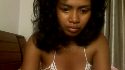 Snapshot of sexylarra12 chatting on May 11, 12:16 am sexylarra12 online show from May 11, 12:16 am
