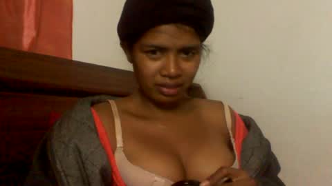 Snapshot of sexylarra12 chatting on June 9, 2:56 am sexylarra12 online show from June 9, 2:56 am